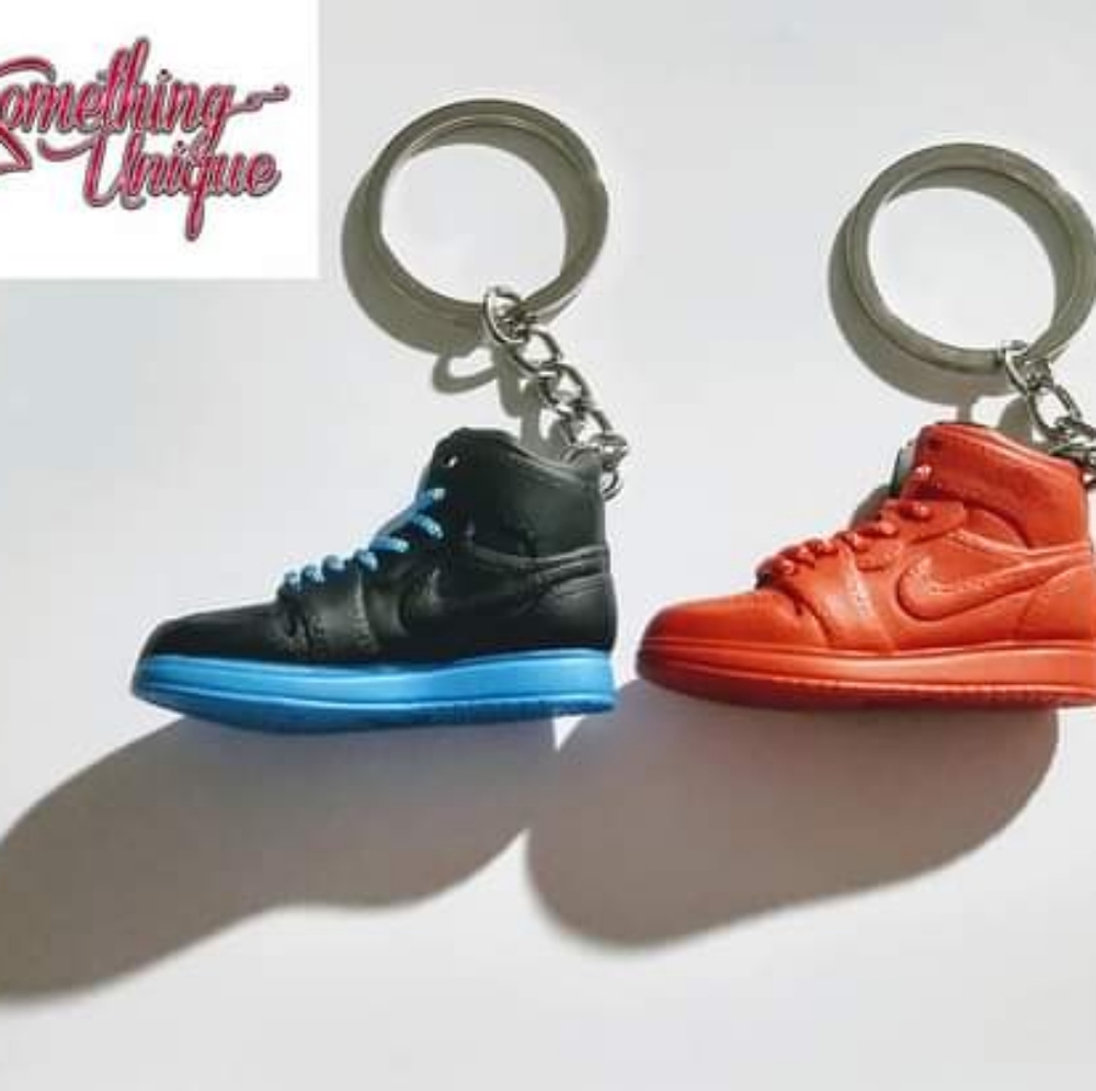 Mini Shoe Keychain - Picture 3 of 3